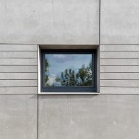 Detall finestra i fibrocimet casa passiva Vilanova Papik Cases Passives
