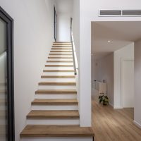 Escales de K-Igualada. primera casa passivhaus plus d'estructura de fusta de Catalunya.