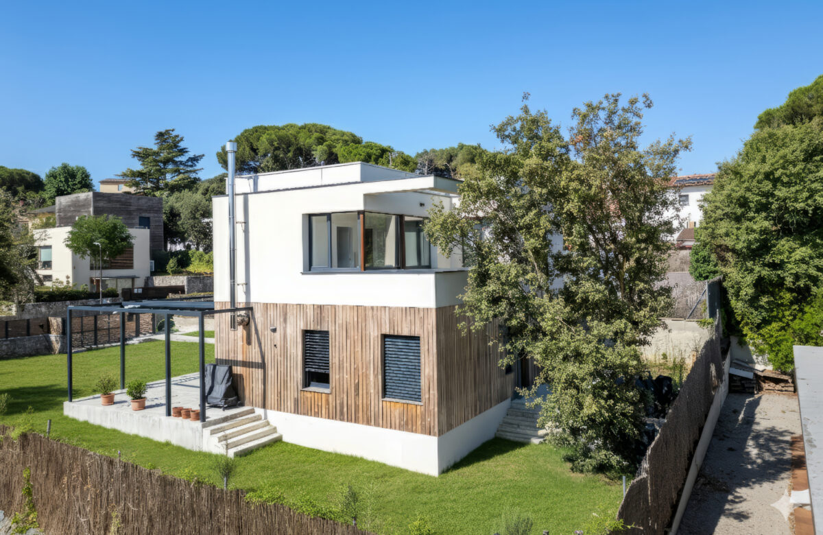 Proyecto Passivhaus en Catalunya con diseño eficiente y ecológico.